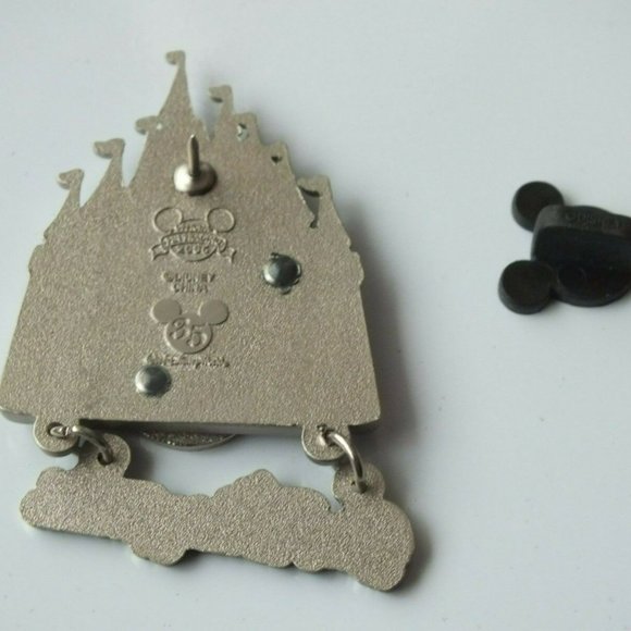 Disney Pin - Cinderella's Castle 35th Anniversary Dangle Pin from 2006 - Picture 8 of 8